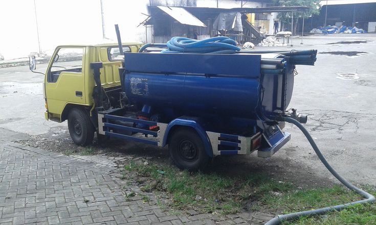 Layanan sedot WC Buring Malang dengan armada penyedotan septic tank