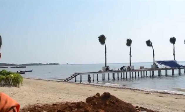 daya tarik pantai teluk awur jepara
