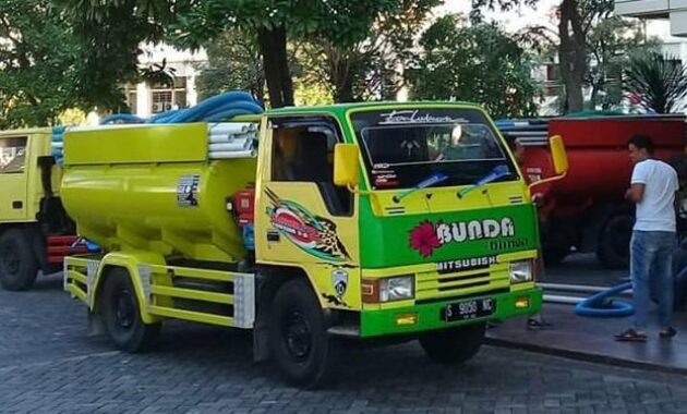 Layanan sedot WC Kota Batu dengan armada penyedotan septic tank